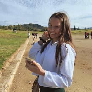 Meet your Posher, Natalie